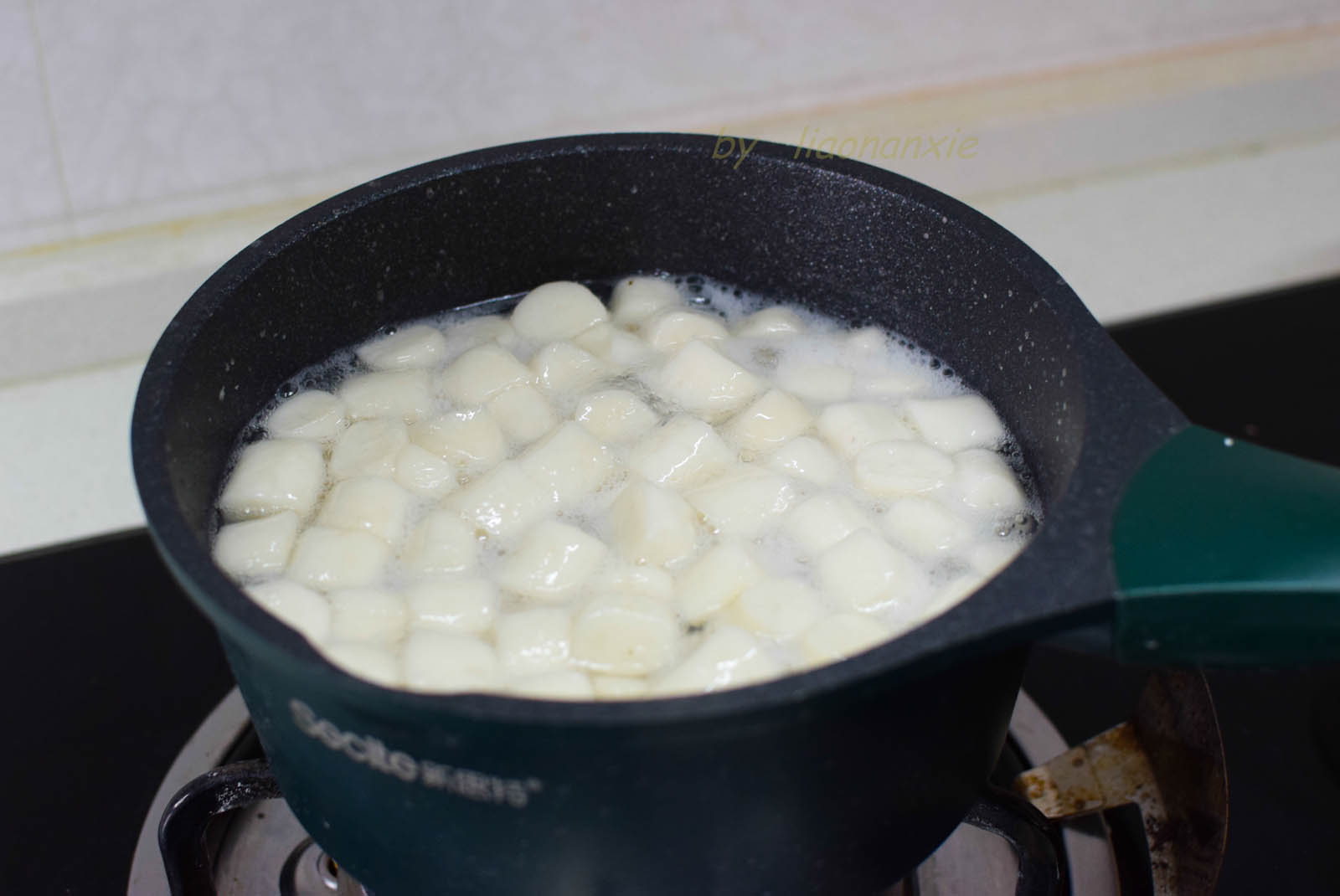奶香红豆芋圆汤