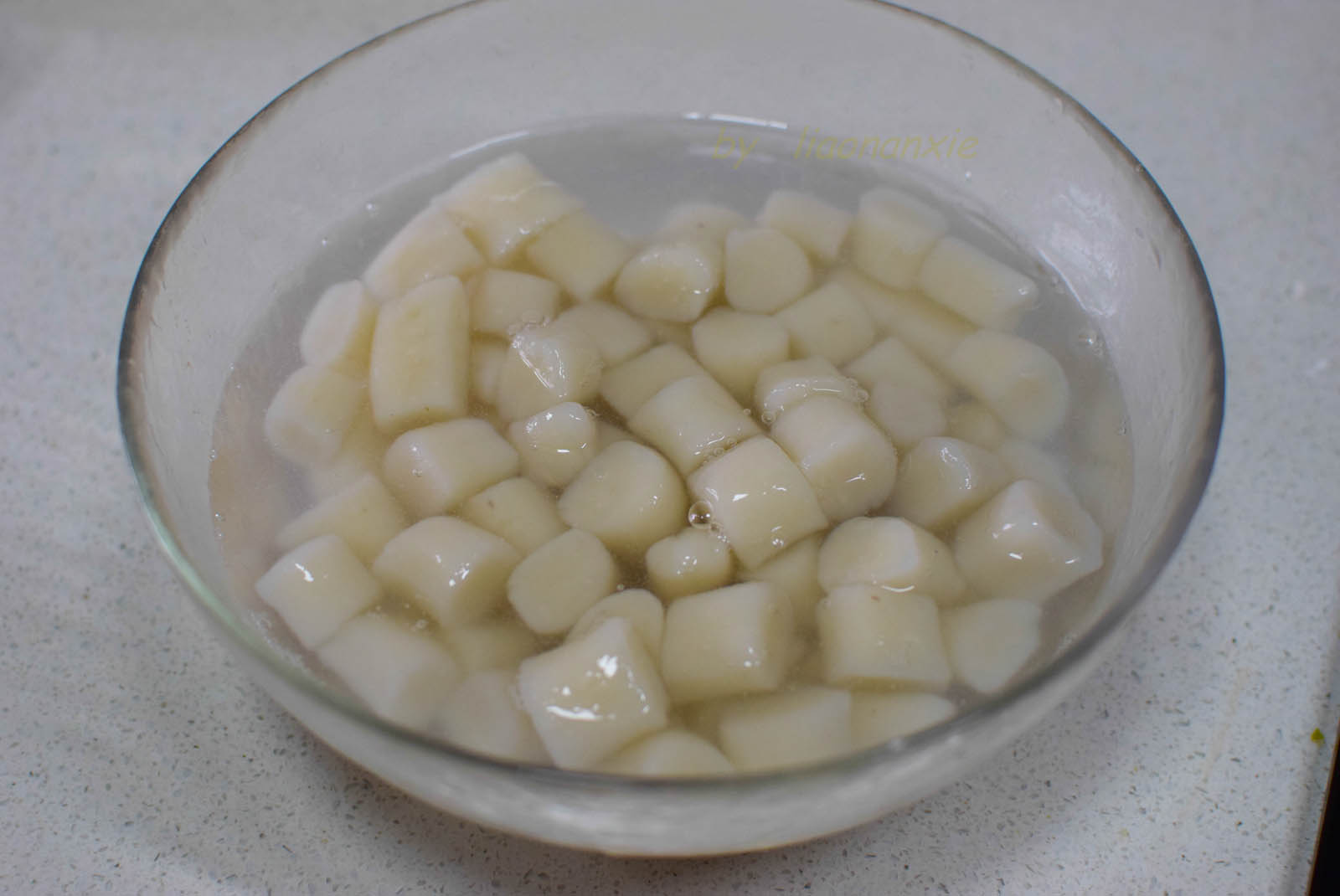 奶香红豆芋圆汤