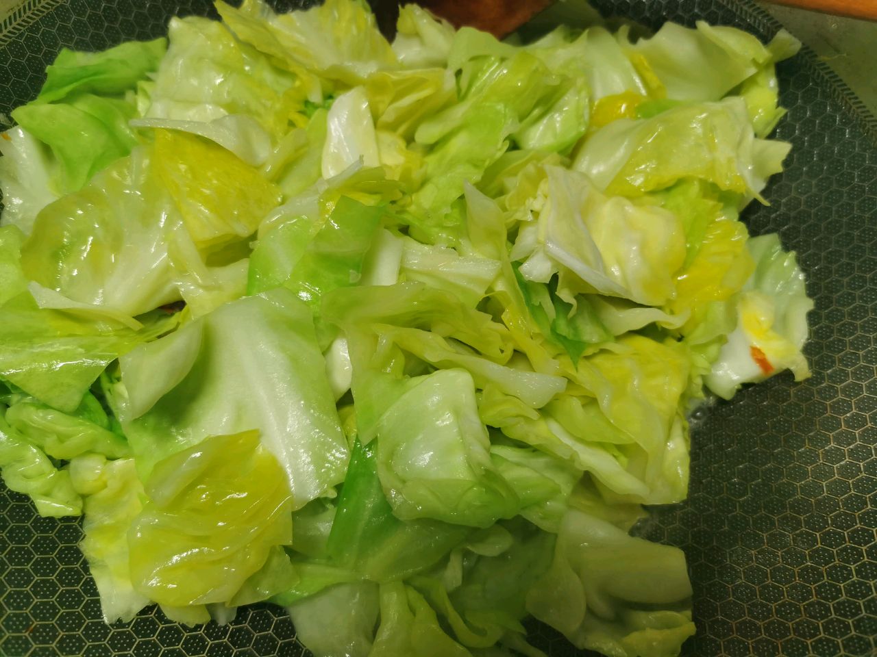 奶香卷心菜炒午餐肉