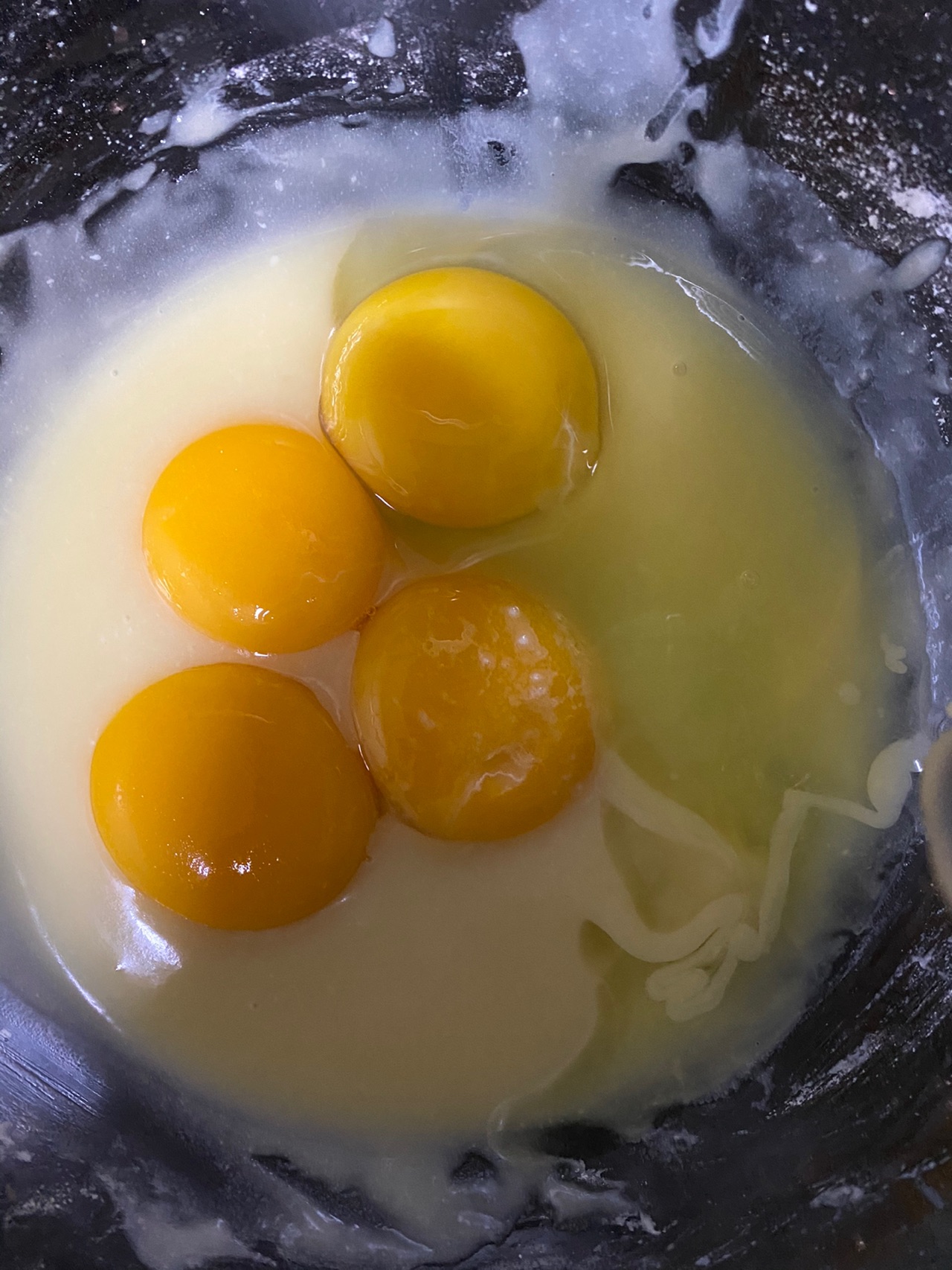 奶香浓郁的炼乳蛋糕