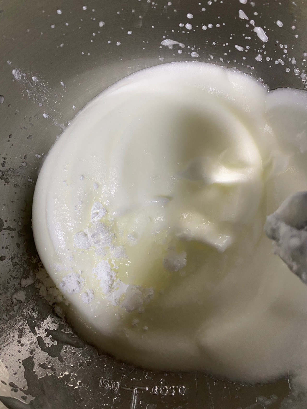奶香浓郁的炼乳蛋糕