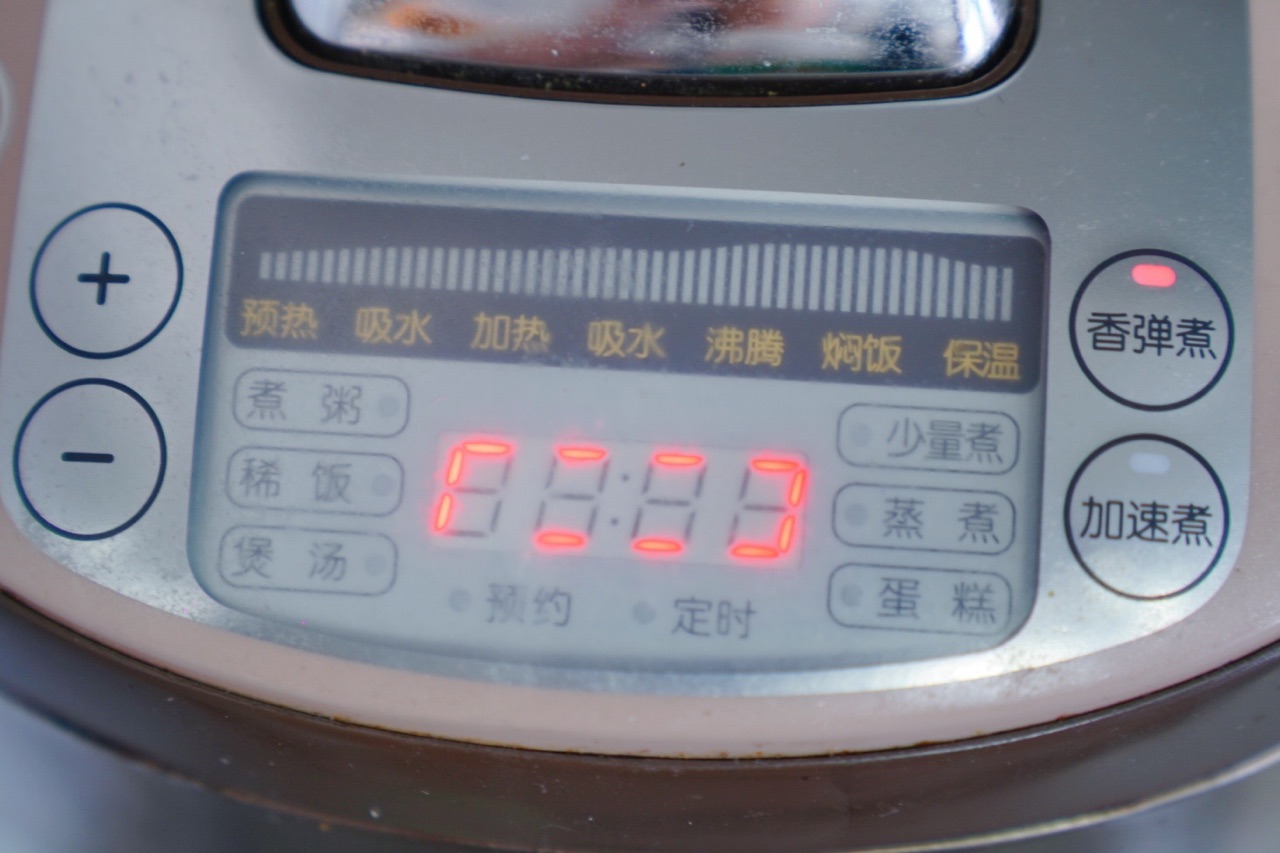奶香虾仁腊肠焖