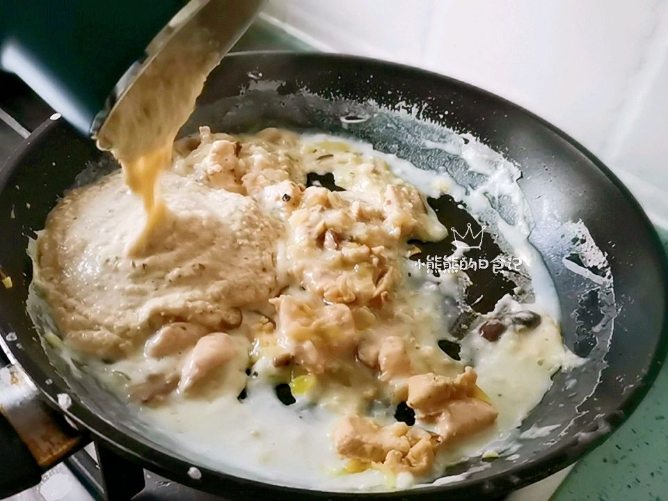 奶油蘑菇浓汤+同款沙拉