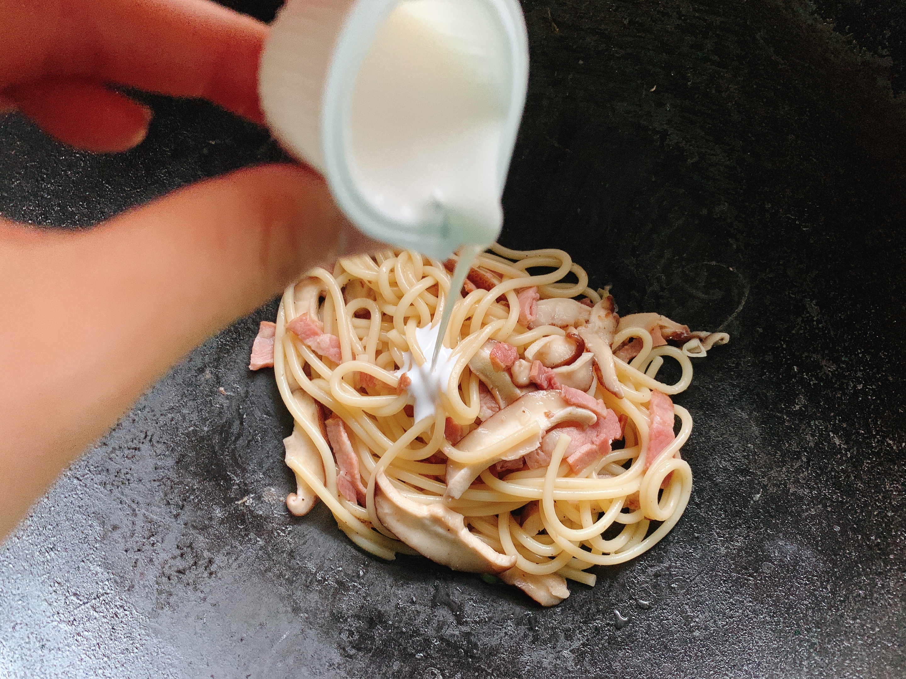 奶油蘑菇培根意面