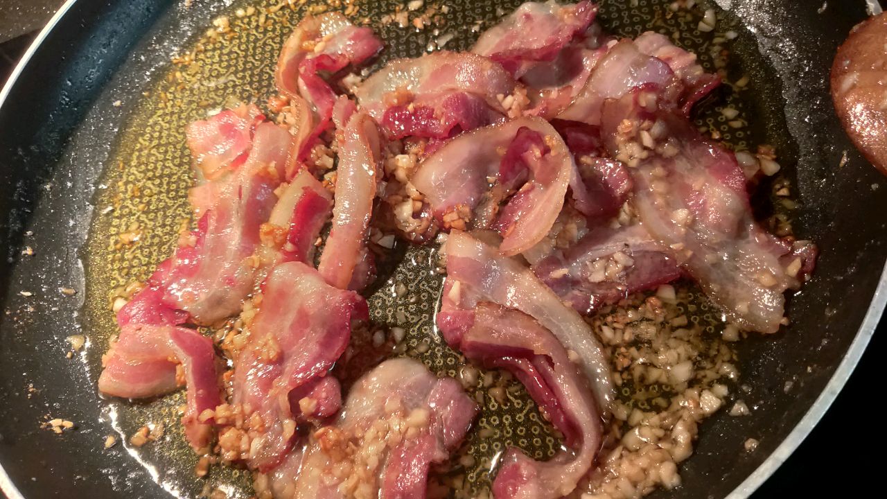 奶油蒜香培根意大利面