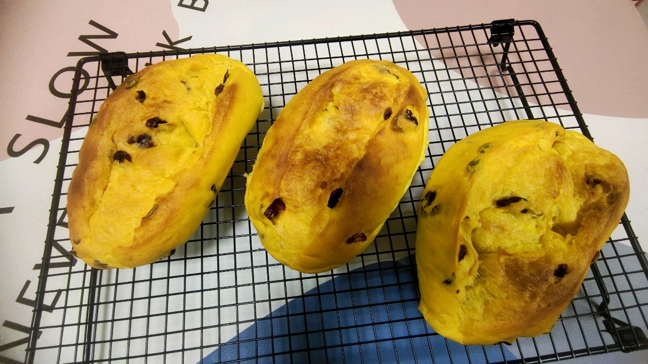 南瓜蔓越莓面包