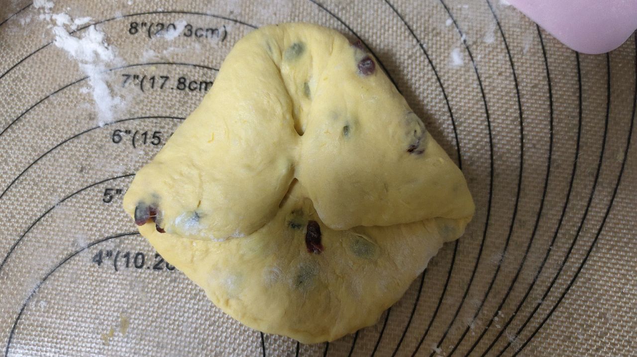 南瓜蔓越莓面包