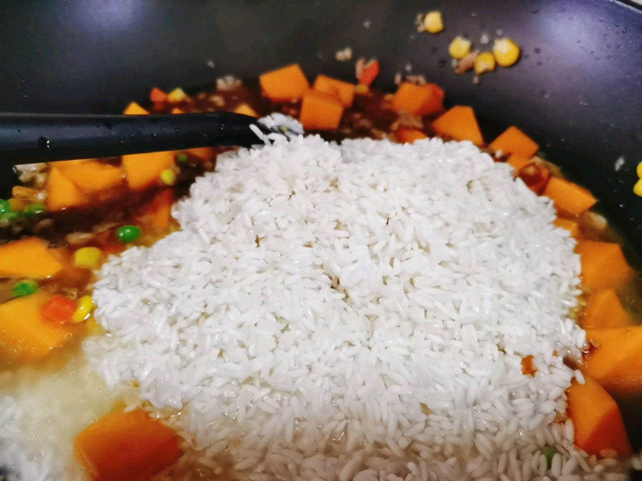 南瓜肉末焖饭