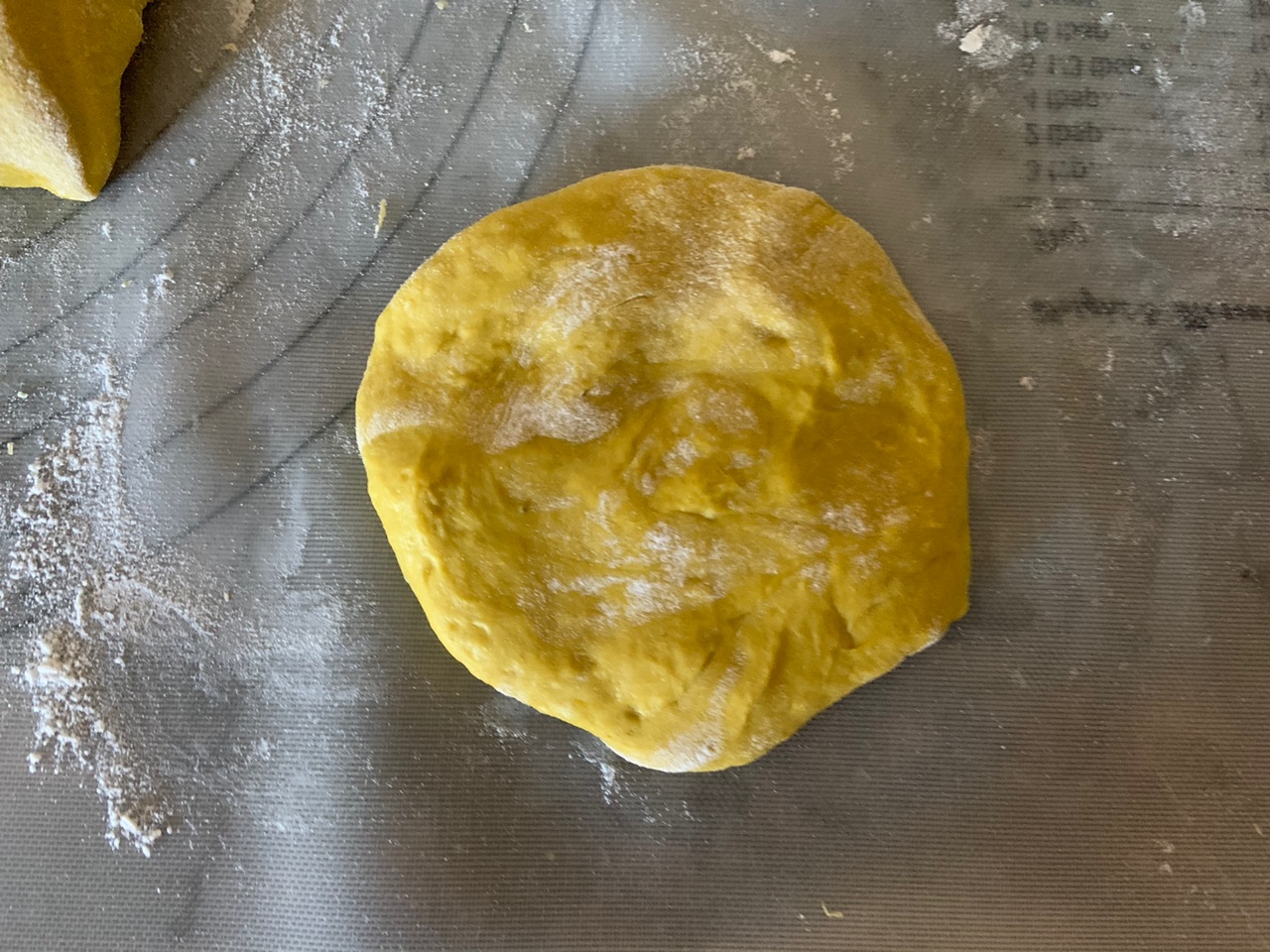 南瓜椰油牛奶小方包