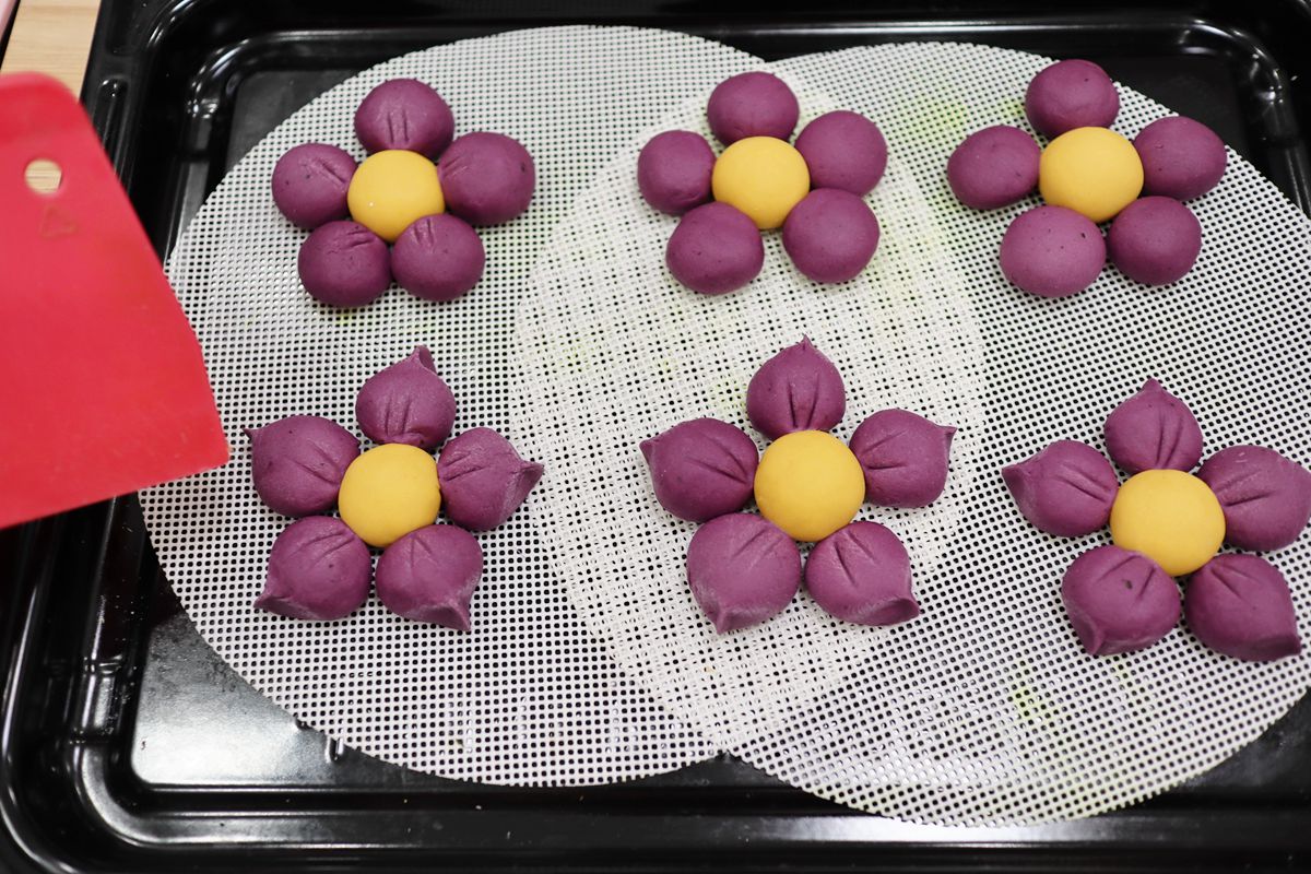 南瓜紫薯花朵馒头