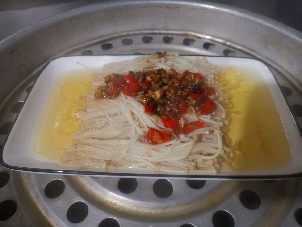 能吃出海鲜味蚝油金针菇