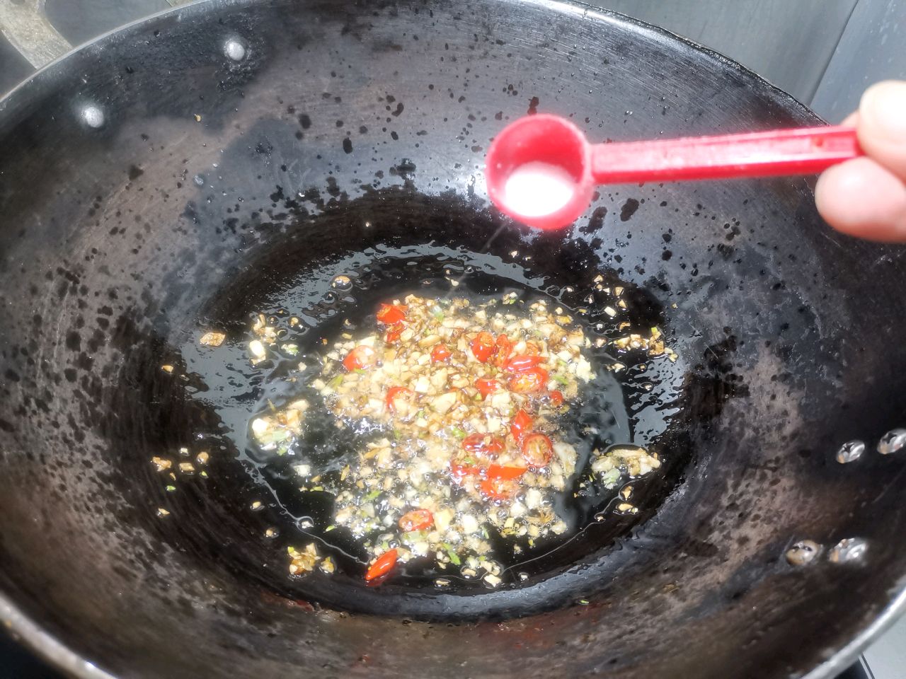 能吃出海鲜味蚝油金针菇
