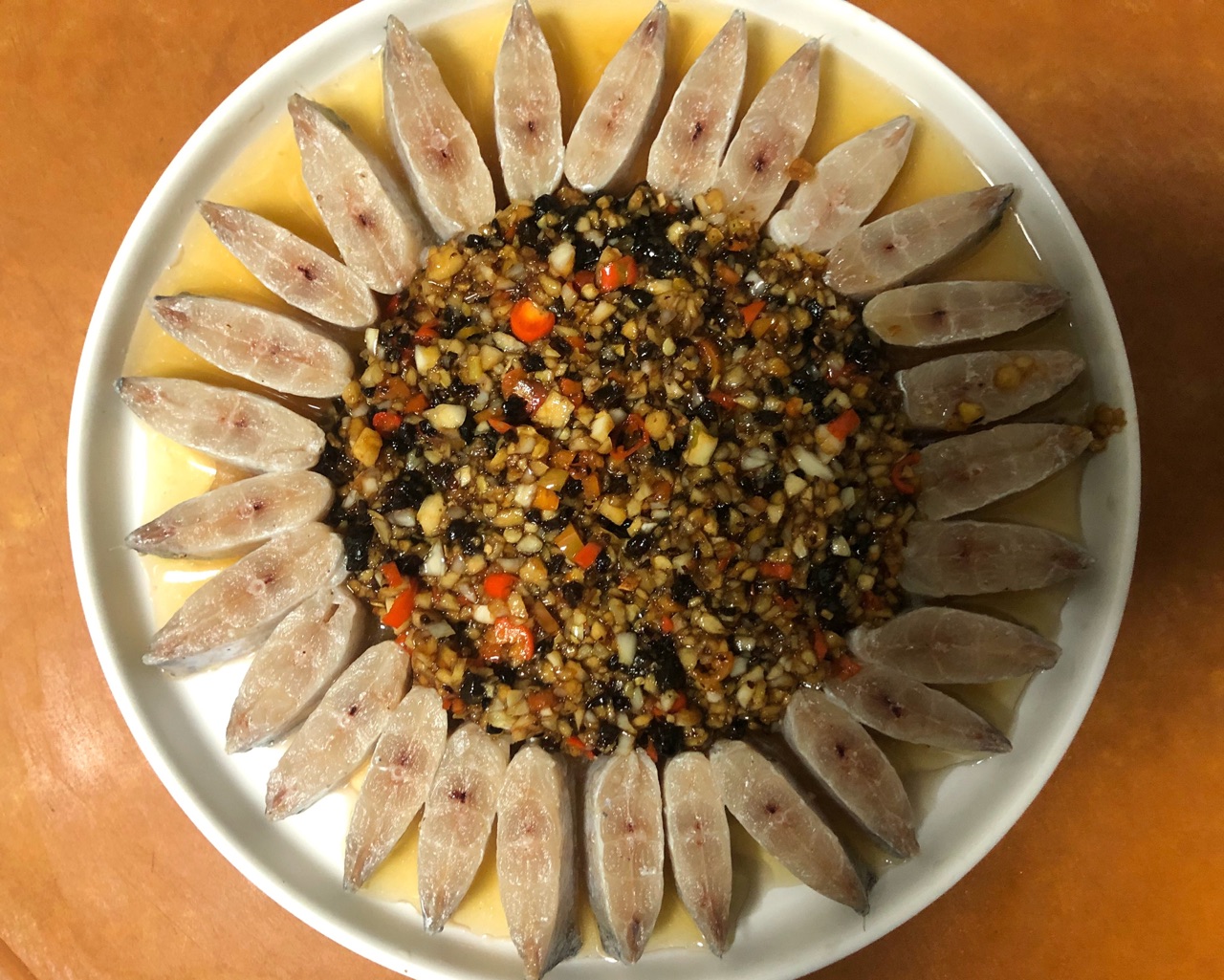 年年有鱼蒜蓉豆豉蒸带鱼