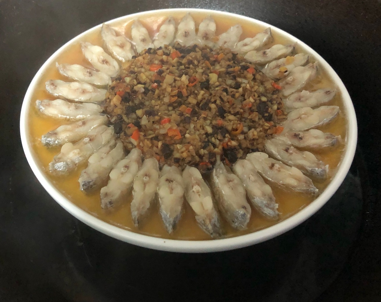 年年有鱼蒜蓉豆豉蒸带鱼