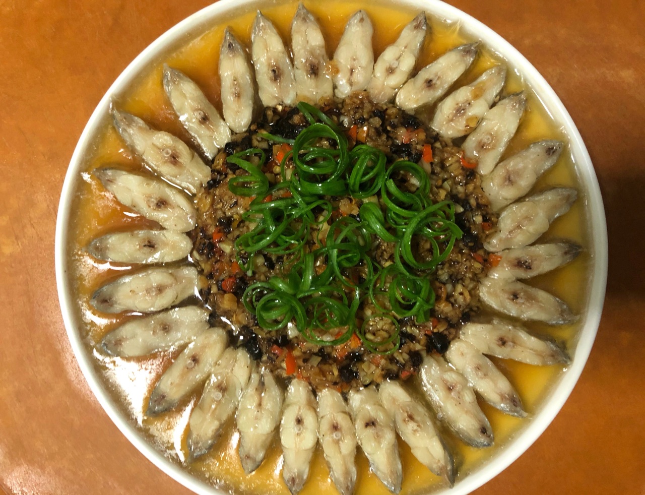 年年有鱼蒜蓉豆豉蒸带鱼