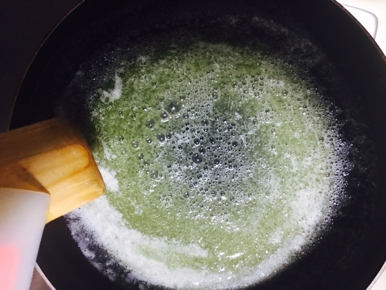 年味十足的坚果牛轧糖