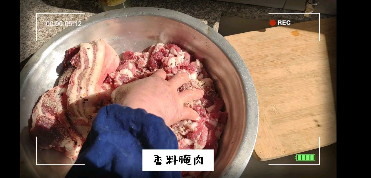 年味香肠与腊味煲仔饭