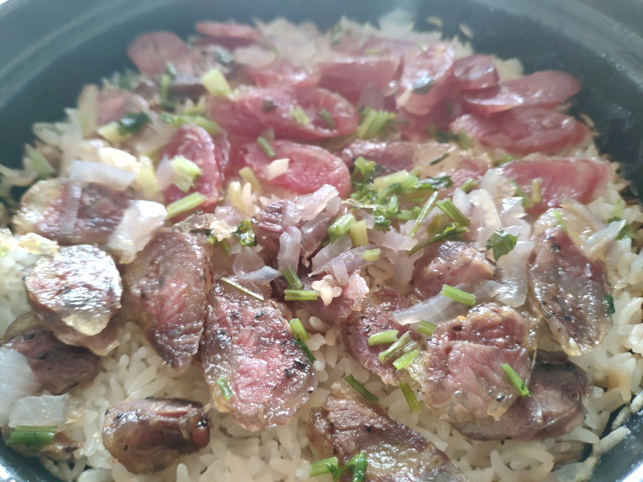 年味香肠与腊味煲仔饭