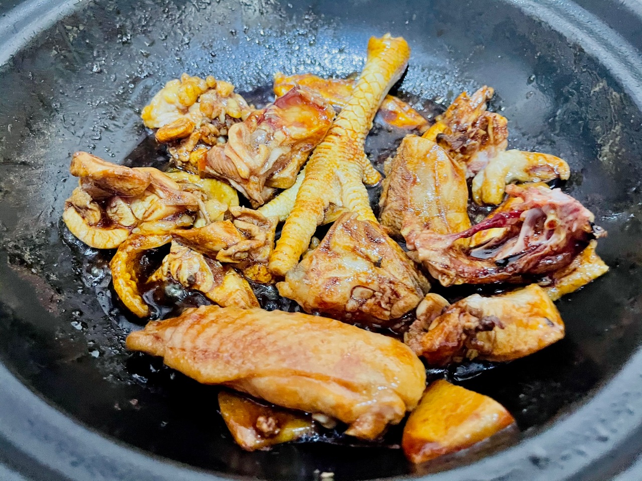 年夜菜吃花甲鸡煲
