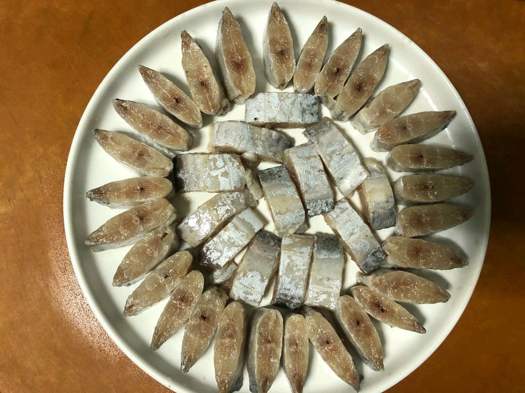 年夜饭版蒜蓉豆豉蒸带鱼