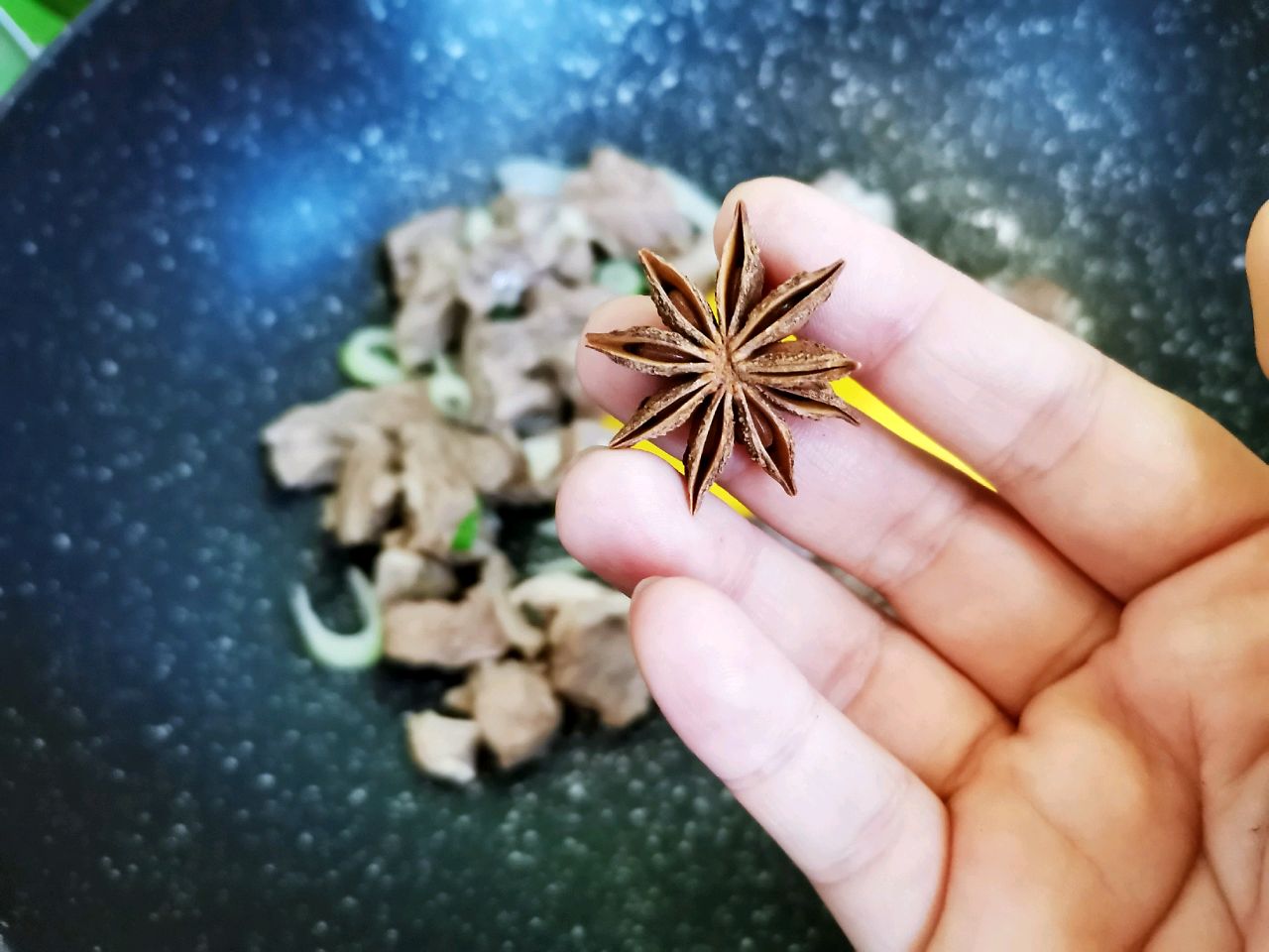 年夜饭菜单——牛腩炖柿子
