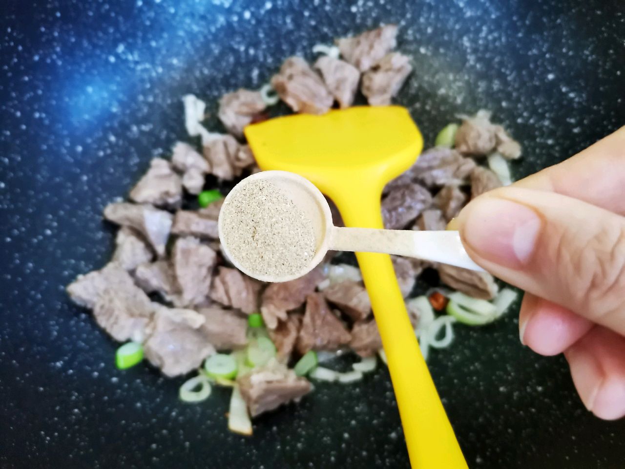 年夜饭菜单——牛腩炖柿子