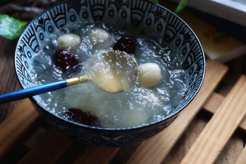 年夜饭的甜品也要吃得好，分享这一款，甘润清甜，超有档次