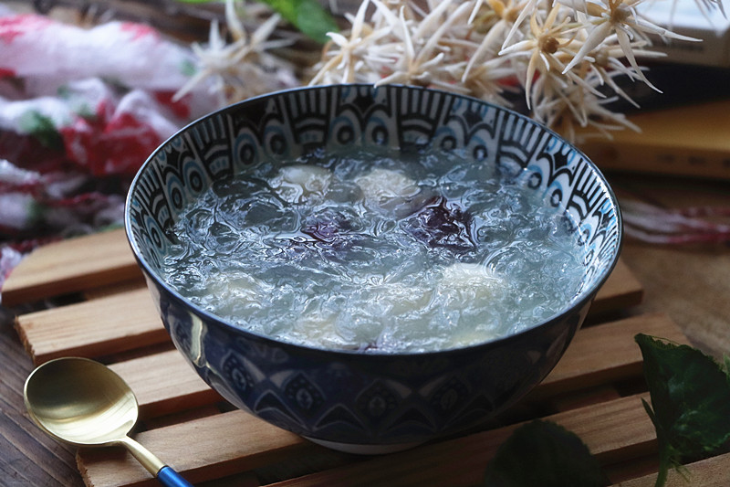 年夜饭的甜品也要吃得好，分享这一款，甘润清甜，超有档次