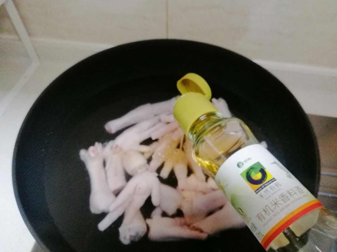 【年夜饭·红烧凤爪】
