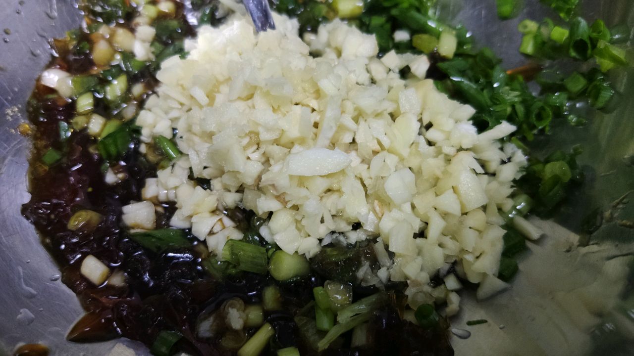 年夜饭~凉菜~小葱拌皮豆腐~美味