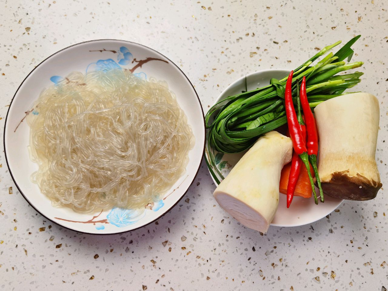 年夜饭素菜也出彩，杏鲍菇炒合菜，阖家欢乐超下饭