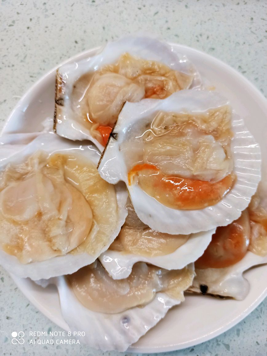 年夜饭蒜蓉粉丝蒸扇贝
