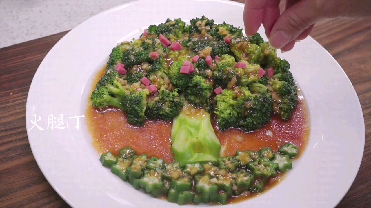 年夜饭用5块钱西兰花做一道发财树,寓意来年财源滚滚