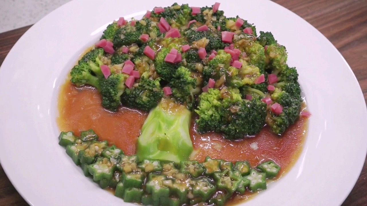 年夜饭用5块钱西兰花做一道发财树,寓意来年财源滚滚