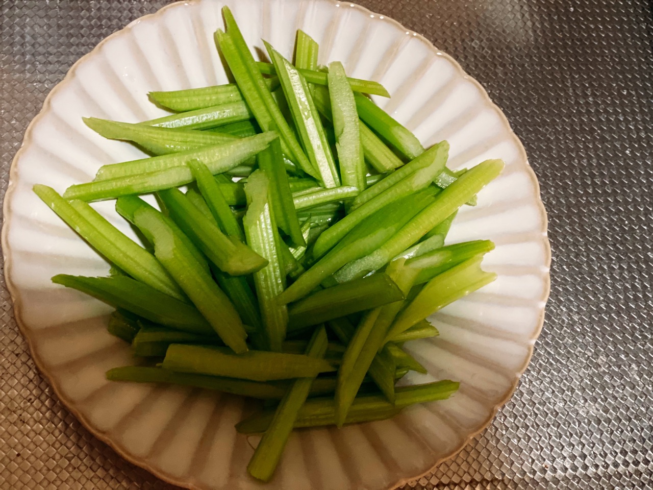 年夜饭桌上的西芹腰果虾仁