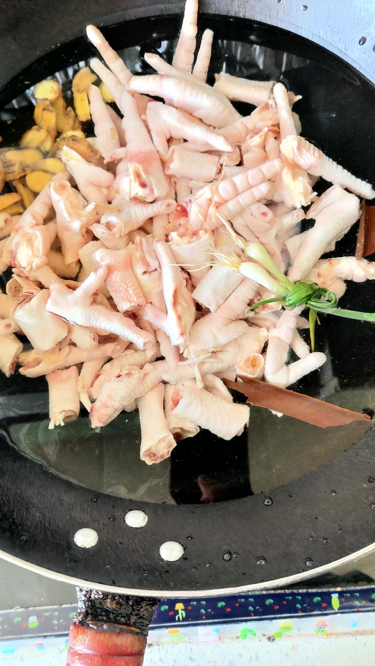 柠檬泡椒凤爪
