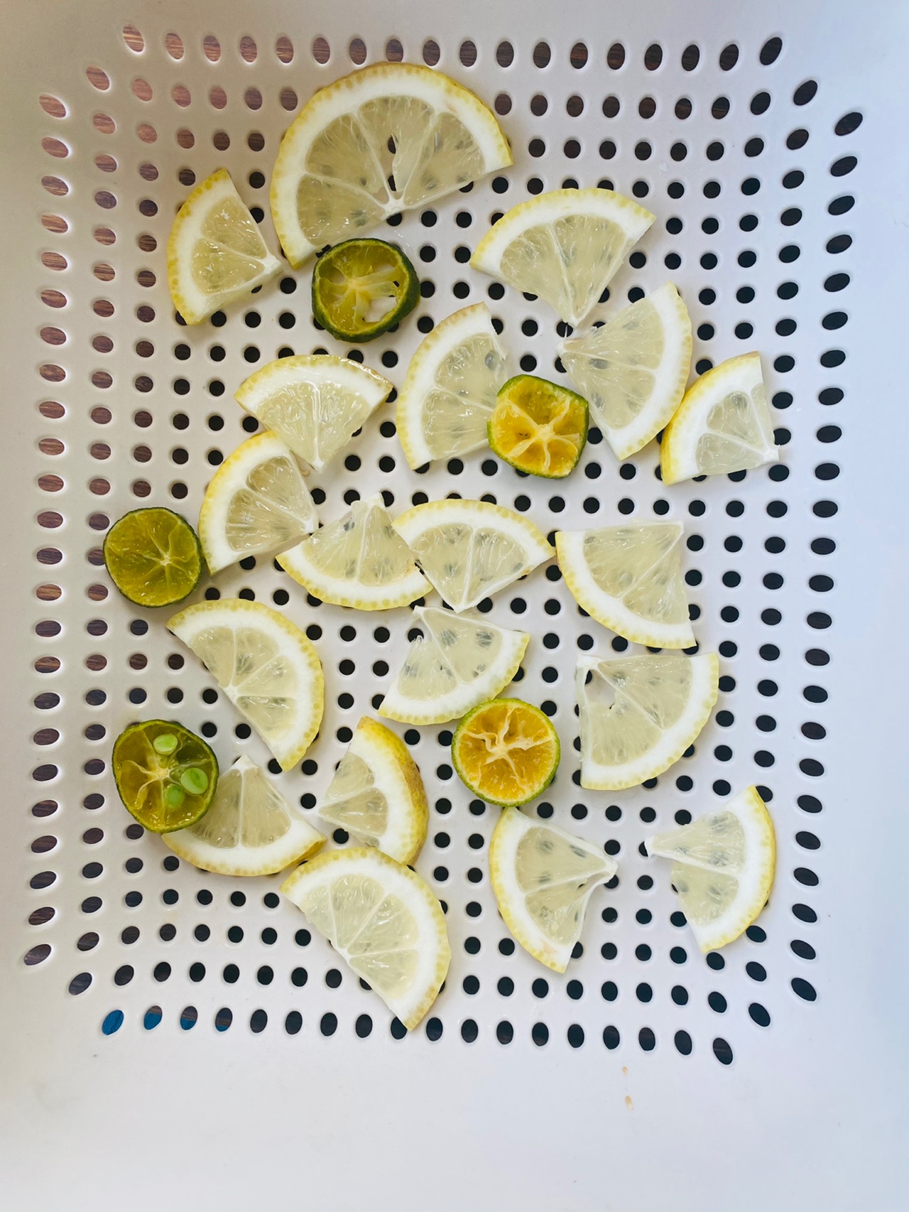 柠檬香草鲜花黄油饼干