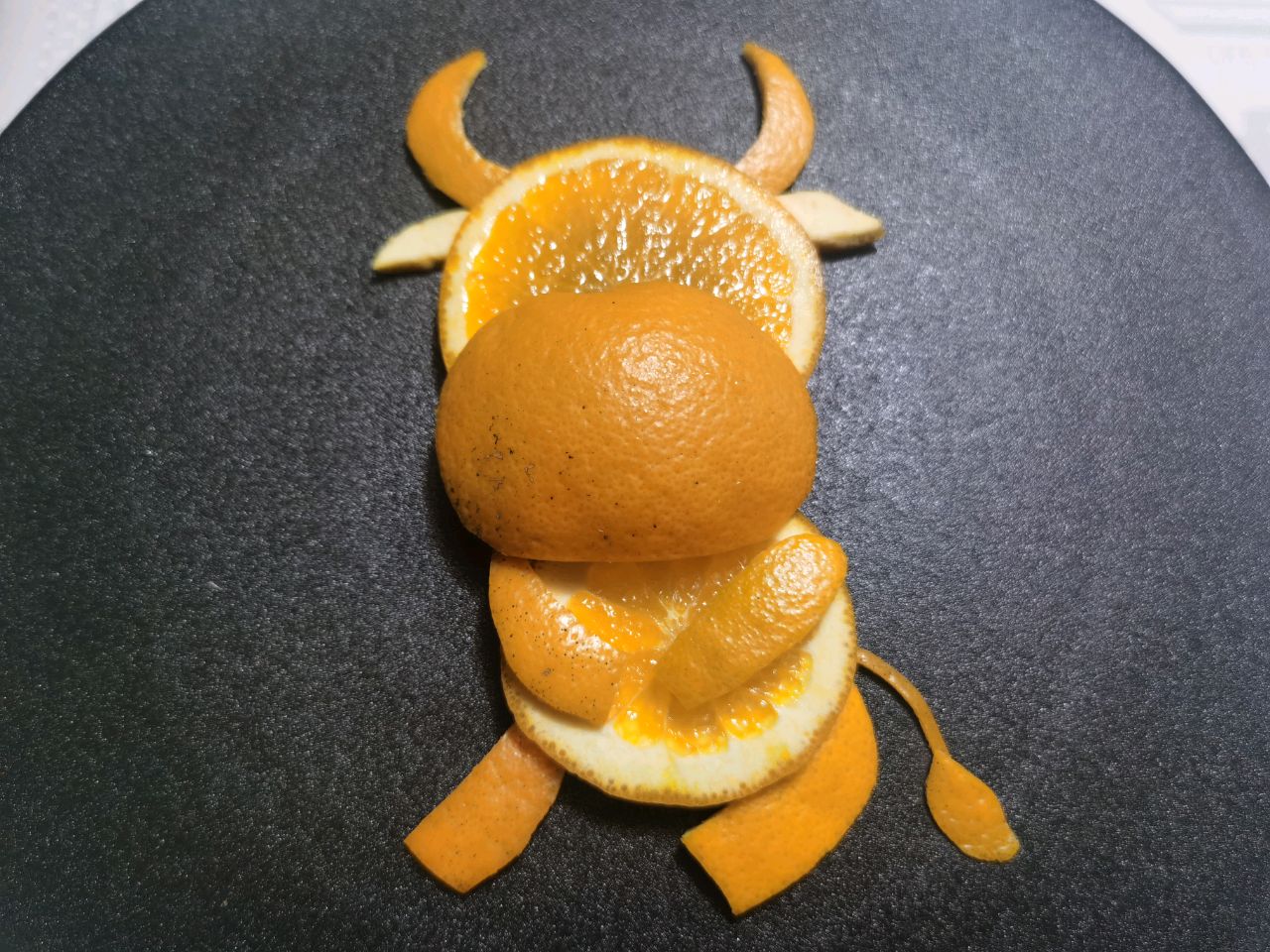 牛年招财进宝餐盘画