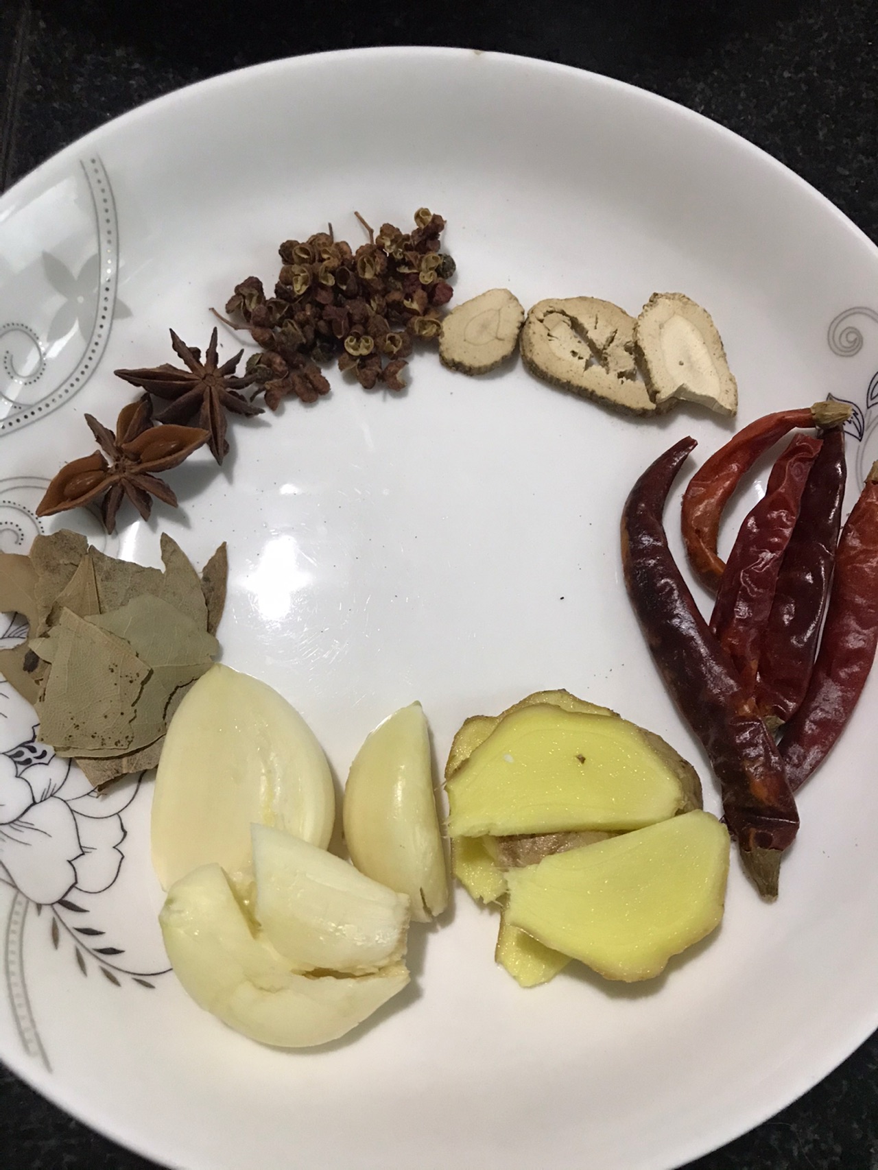 牛排炖萝卜