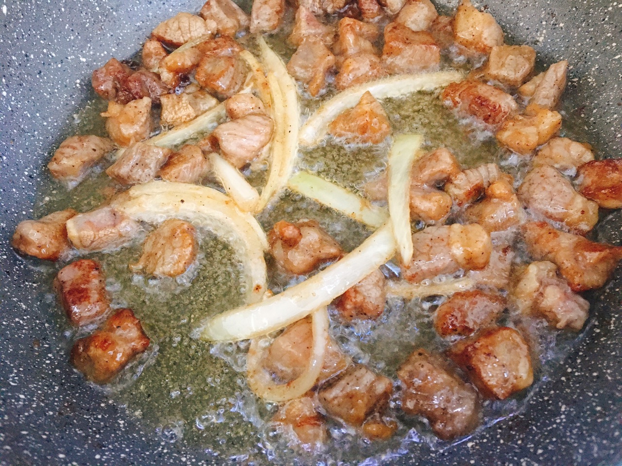 牛气冲天财源滚滚来～菠萝牛肉粒