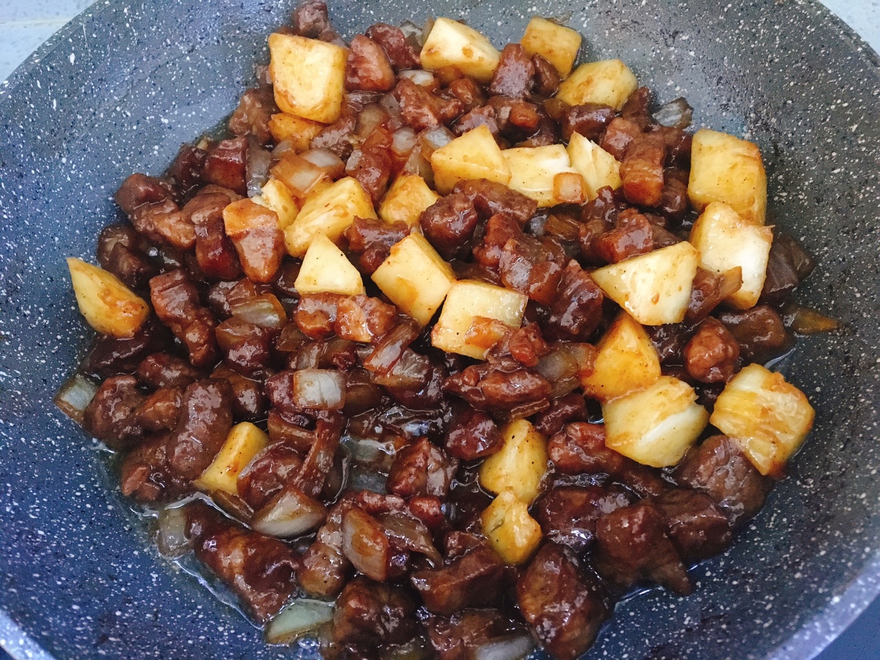 牛气冲天财源滚滚来～菠萝牛肉粒