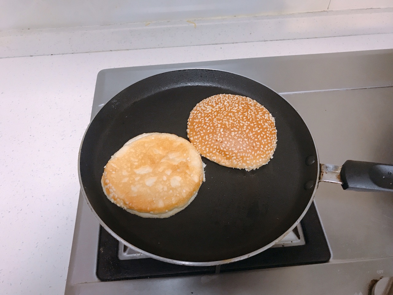 牛气十足的牛肉汉堡
