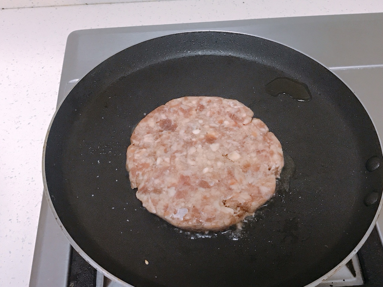 牛气十足的牛肉汉堡