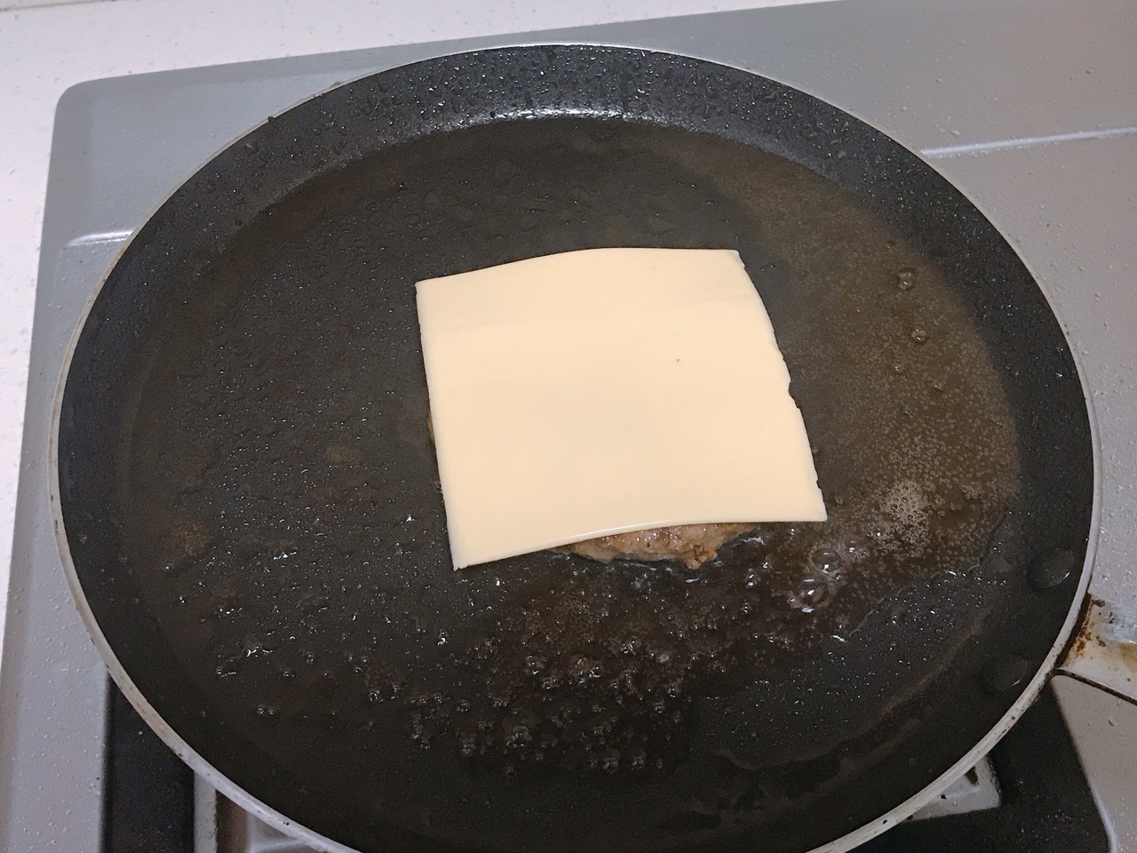 牛气十足的牛肉汉堡