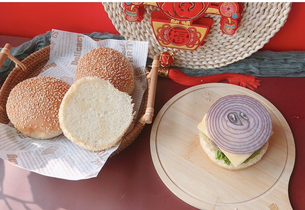 牛气十足的牛肉汉堡
