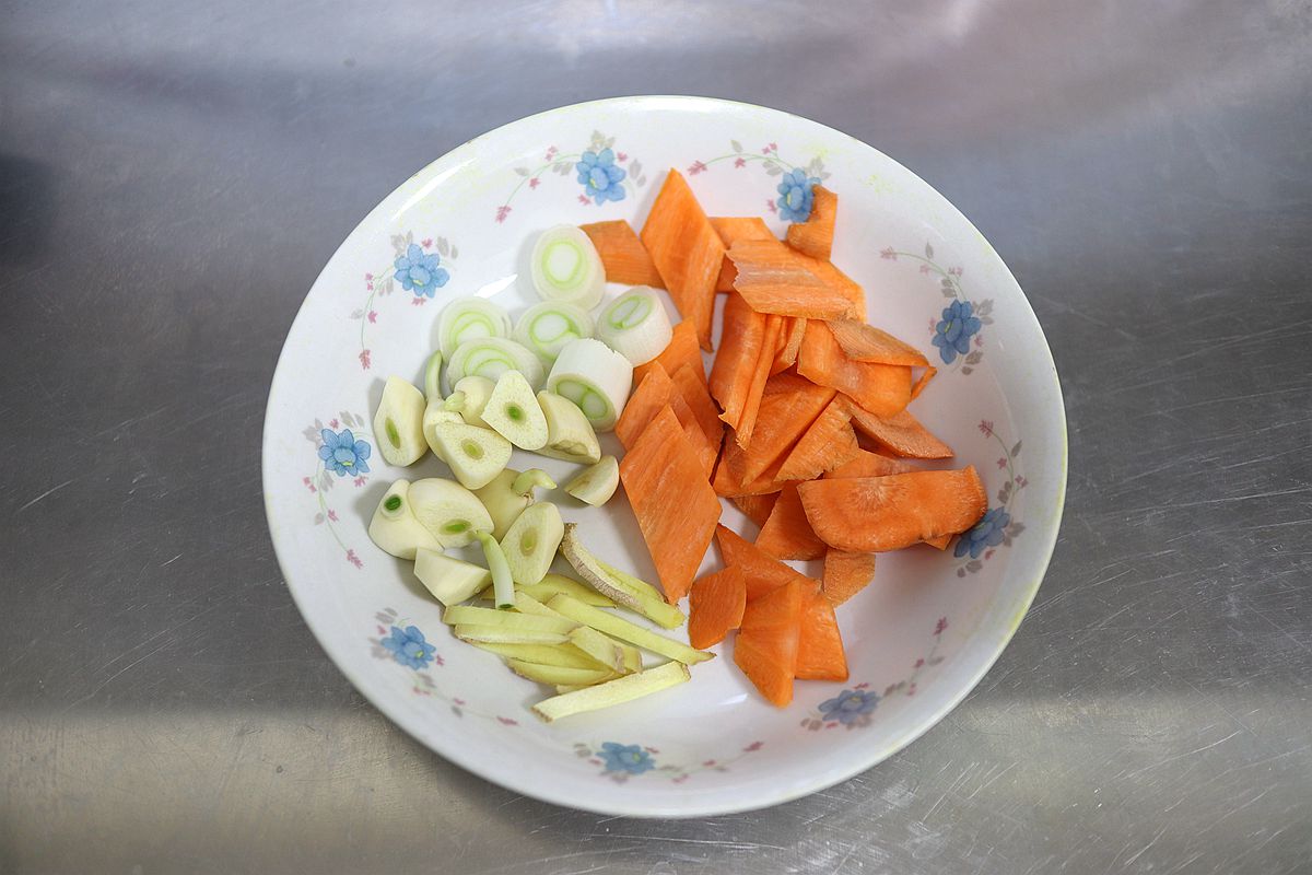 牛肉白菜粉条香锅