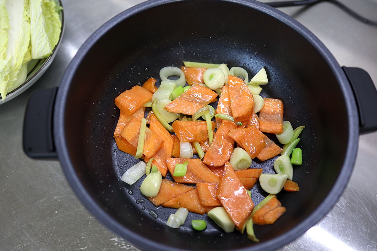 牛肉白菜粉条香锅