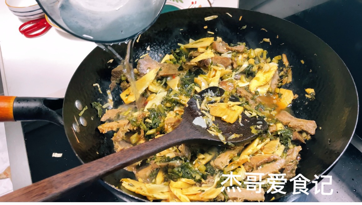 牛肉煲