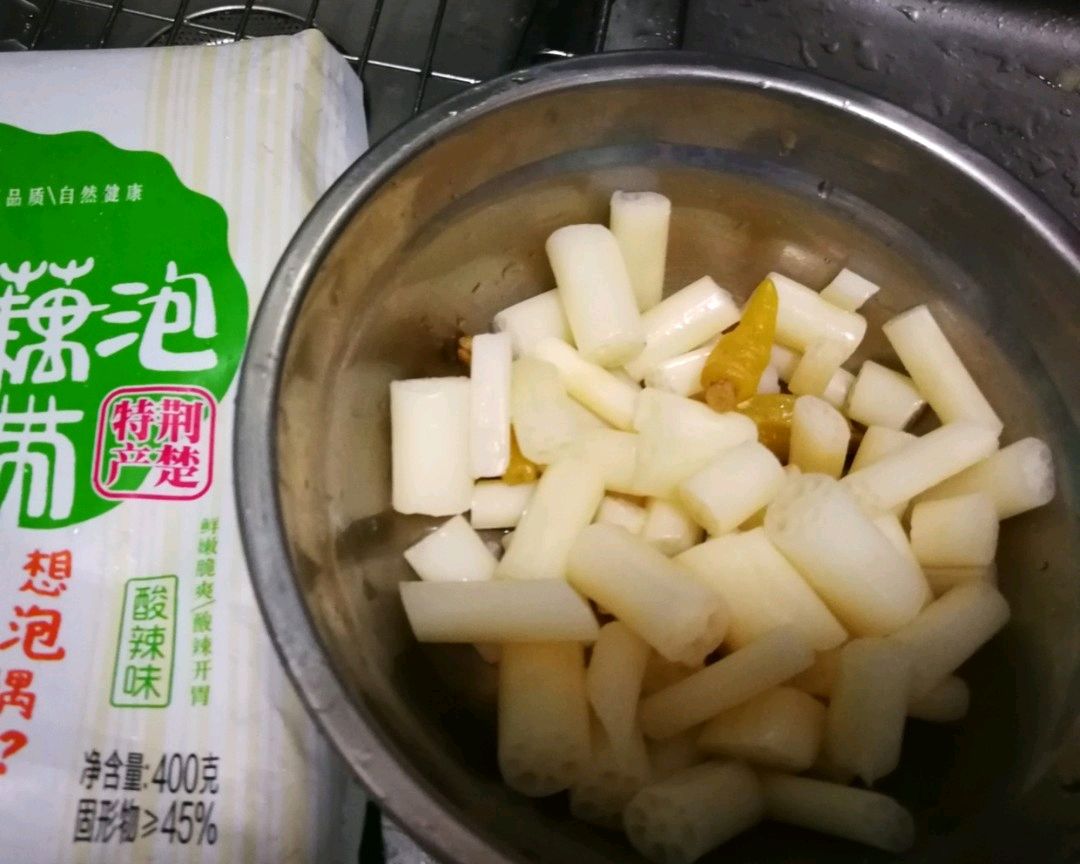 牛肉炒酸藕酸罗卜