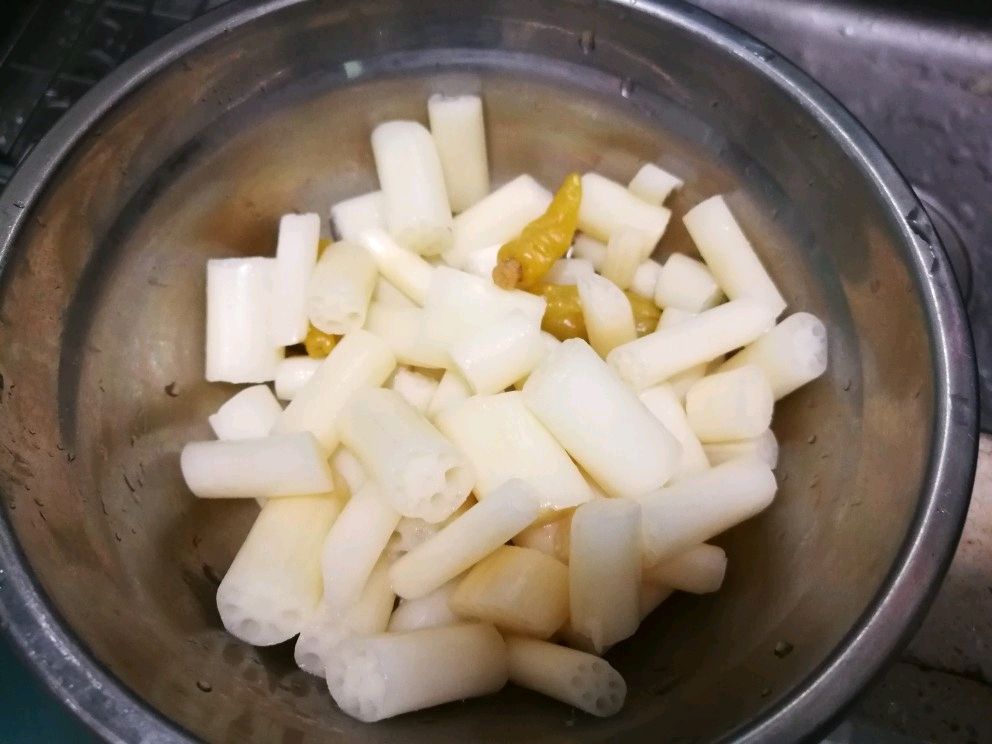 牛肉炒酸藕酸罗卜